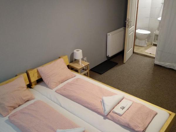 HoBar Hostel : photo 2 de la chambre chambre double