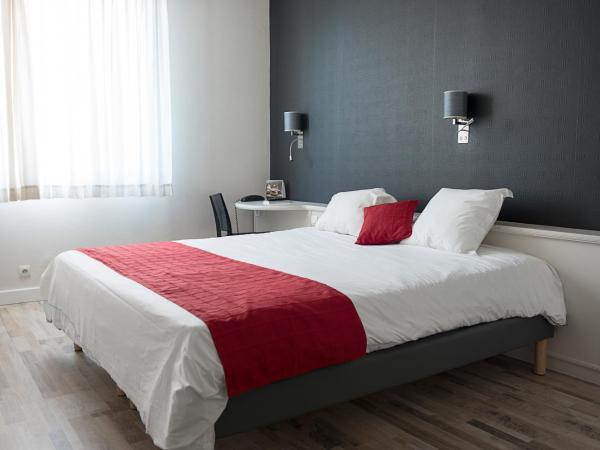 Cit'Hotel Europeen : photo 10 de la chambre chambre double ou lits jumeaux avec baignoire