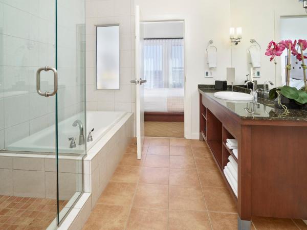 Metterra Hotel on Whyte : photo 5 de la chambre suite lit king-size