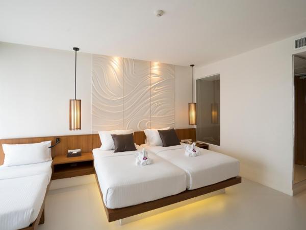 G Hua Hin Resort & Mall : photo 4 de la chambre chambre familiale deluxe avec balcon