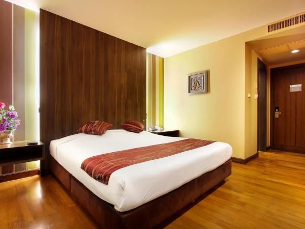 Bally Suite Silom : photo 2 de la chambre chambre deluxe double ou lits jumeaux