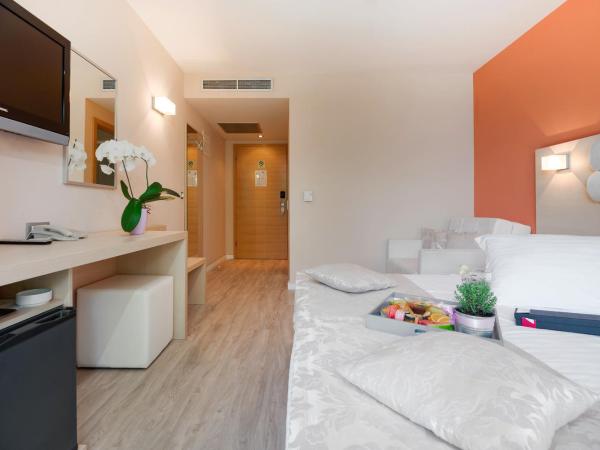 Hotel Maritimo : photo 4 de la chambre chambre double ou lits jumeaux avec balcon - vue sur mer