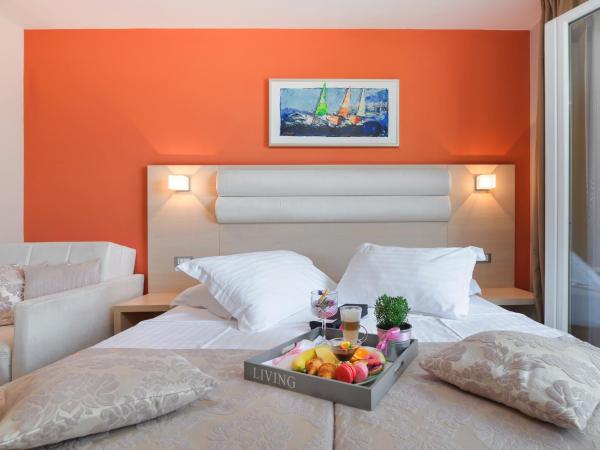 Hotel Maritimo : photo 5 de la chambre chambre double ou lits jumeaux avec balcon - vue sur mer