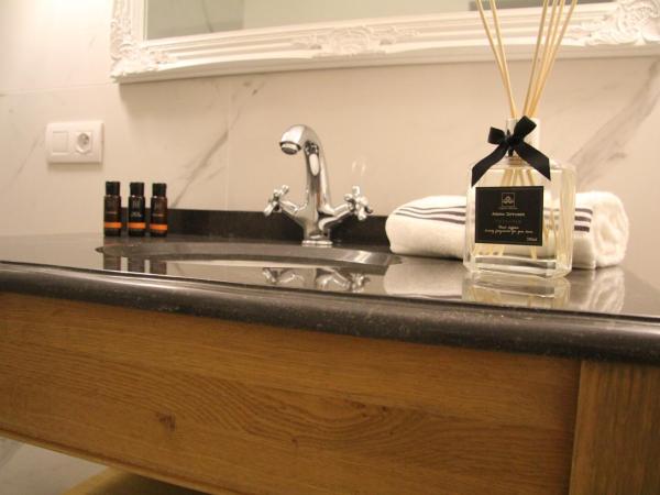 Villa de Noailles : photo 6 de la chambre chambre lit king-size supérieure