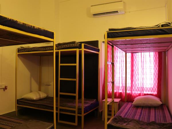 Shepherd Stories - Community stay for Social Entrepreneurs : photo 1 de la chambre lit dans dortoir mixte de 6 lits