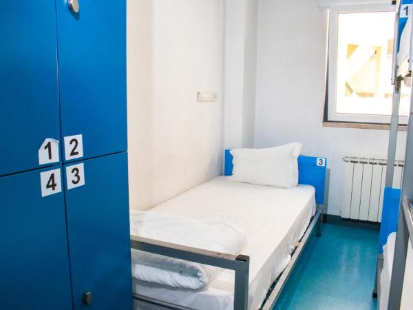 HI Lisboa - Pousada de Juventude : photo 2 de la chambre lit superposé dans dortoir pour femmes 