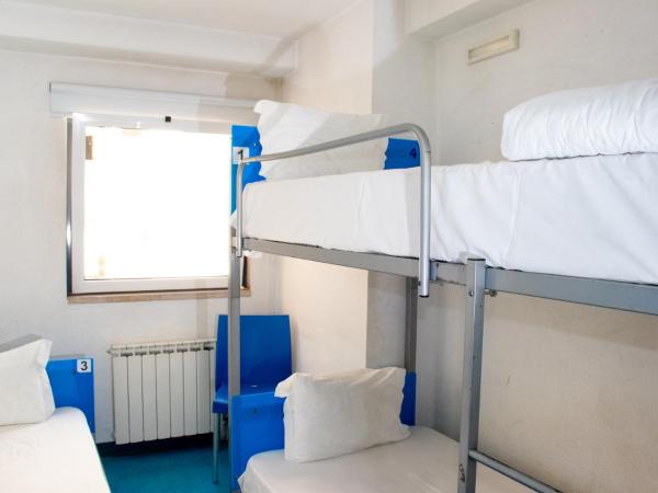 HI Lisboa - Pousada de Juventude : photo 3 de la chambre lit superposé dans dortoir pour femmes 