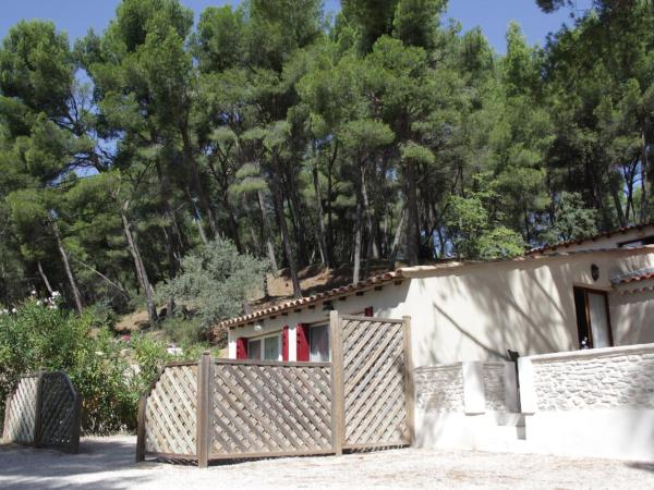 Le Mas des Ecureuils : photo 4 de la chambre cottage chambre double avec vue sur le jardin