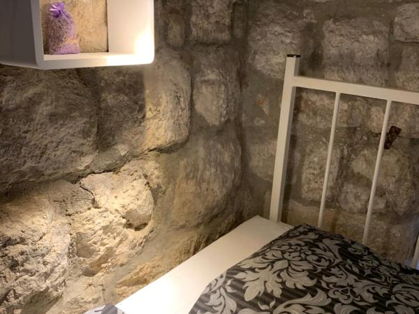 Kingslanding Old Town Hostel : photo 4 de la chambre lit simple en dortoir