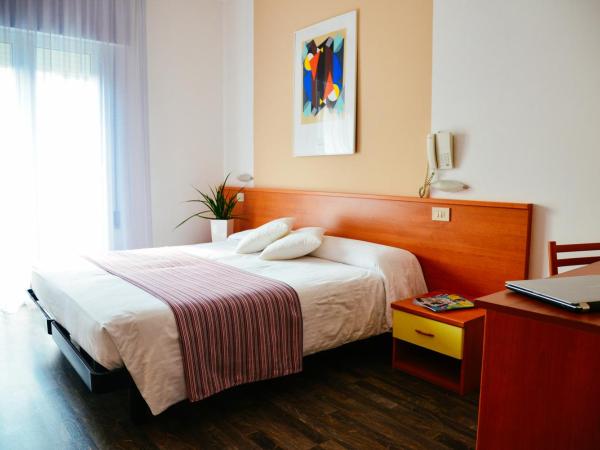 Hotel Domingo : photo 2 de la chambre chambre double confort avec balcon