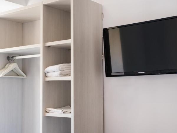 Hostal Ribas : photo 8 de la chambre chambre lits jumeaux