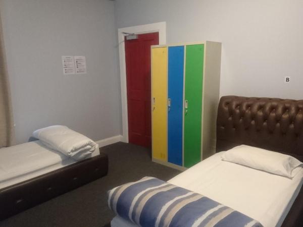 Backpackers Imperial Hotel : photo 4 de la chambre lit simple dans dortoir mixte de 3 lits