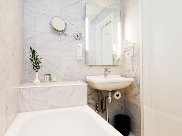 Elite Stora Hotellet Örebro : photo 6 de la chambre chambre deluxe double ou lits jumeaux