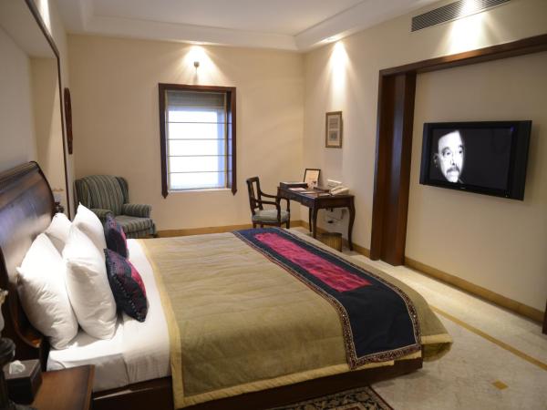 The Lalit Laxmi Vilas Palace : photo 5 de la chambre princess suite - free wifi-- enjoy 10% discount f&b,spa & laundry, vip amenities