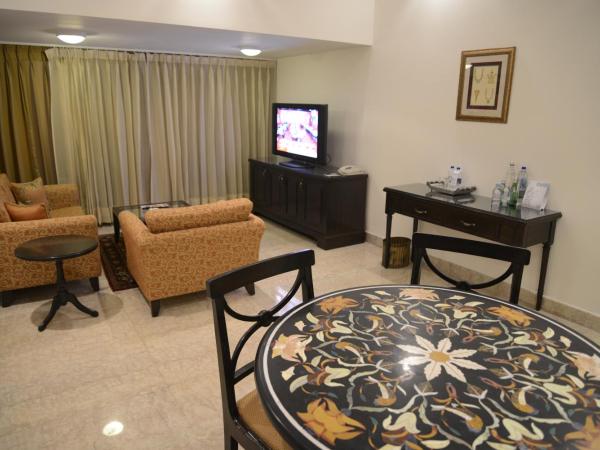 The Lalit Laxmi Vilas Palace : photo 4 de la chambre palace suite - free wifi - enjoy 10% discount f&b,spa & laundry, vip amenities