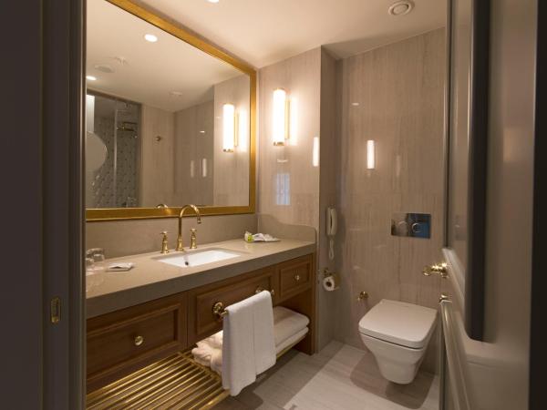 Millennium Istanbul Golden Horn : photo 5 de la chambre chambre double deluxe avec balcon - vue sur mer