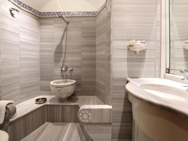 Sultanahmet Palace Hotel : photo 6 de la chambre  chambre deluxe - vue sur mer