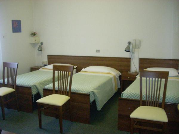 Hotel Tuscolano : photo 6 de la chambre chambre triple