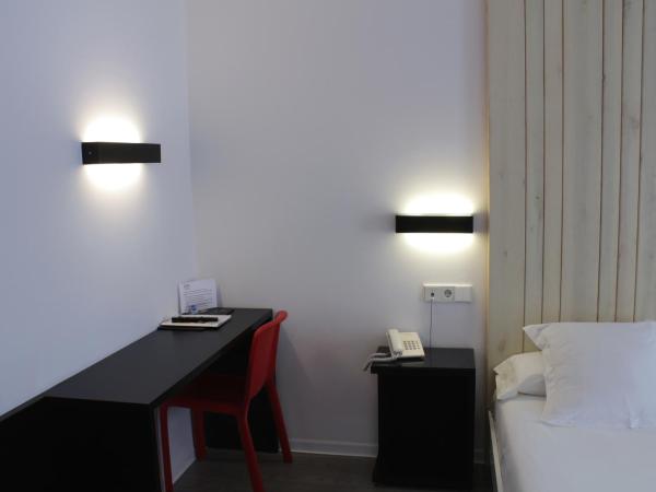 Hotel Lois : photo 1 de la chambre chambre simple