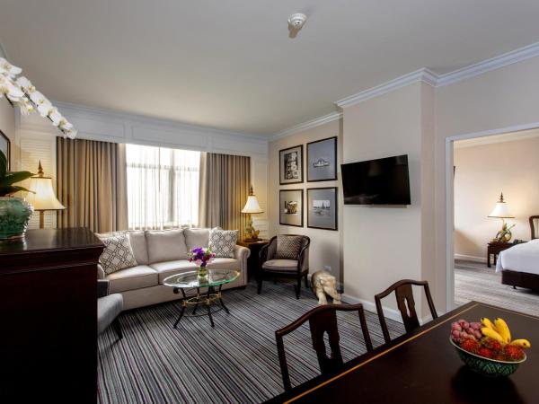 The Sukosol Hotel : photo 9 de la chambre suite familiale