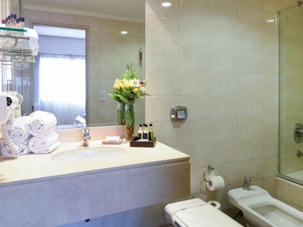 Argenta Tower Hotel & Suites : photo 8 de la chambre chambre lit king-size standard