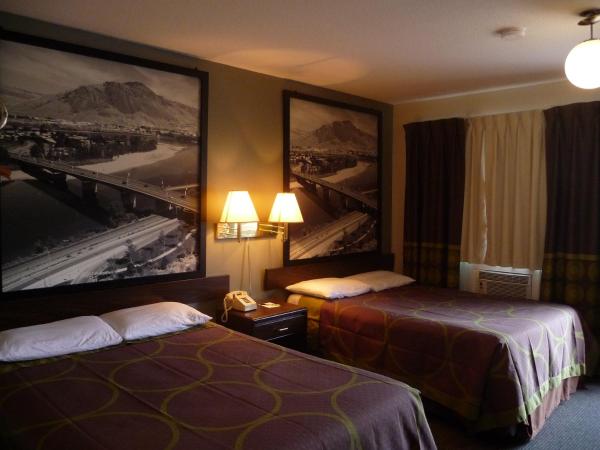 Super 8 by Wyndham Kamloops East : photo 2 de la chambre chambre double avec 2 lits doubles - non-fumeurs