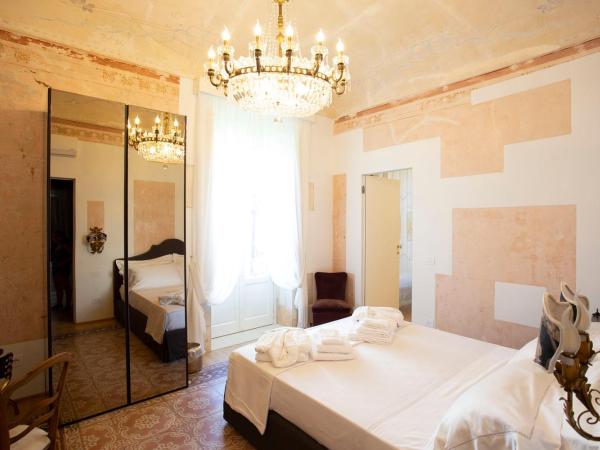 La Maison : photo 7 de la chambre chambre double deluxe avec baignoire
