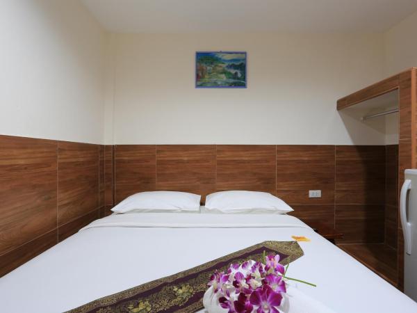 The Siam Guest House - SHA Extra Plus : photo 6 de la chambre chambre double Économique