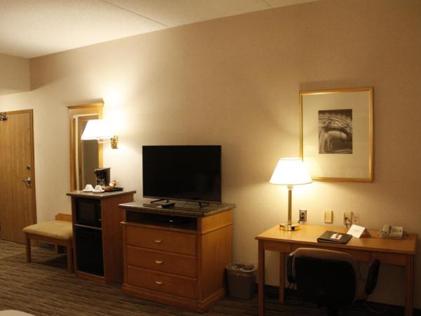 Humphry Inn and Suites : photo 8 de la chambre chambre lit queen-size