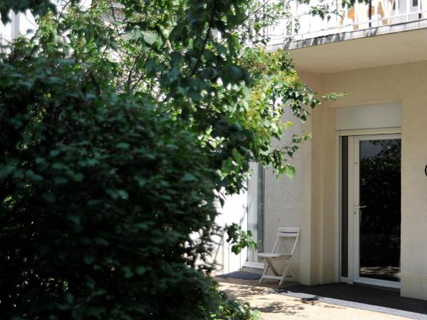 HOTEL DE PARIS MONTPARNASSE : photo 6 de la chambre suite familiale avec balcon