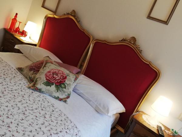 Residenza Rubbiani - Fermata Fiera e Rizzoli : photo 3 de la chambre chambre double avec salle de bains privative