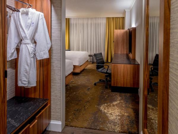 Hyatt Regency Calgary : photo 8 de la chambre chambre avec 2 lits queen-size - accès au club