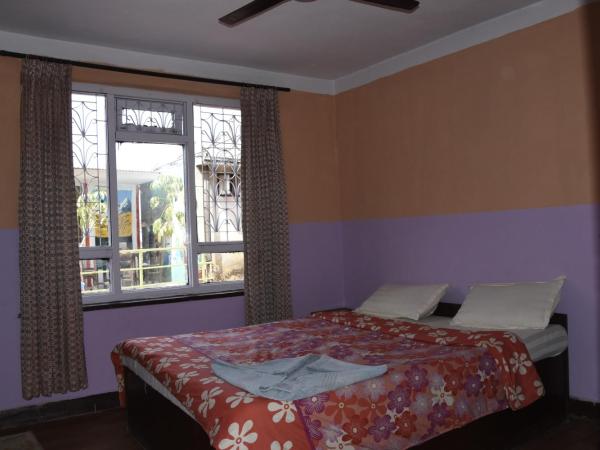 Family Peace House, Kathmandu : photo 1 de la chambre chambre simple avec salle de bains privative