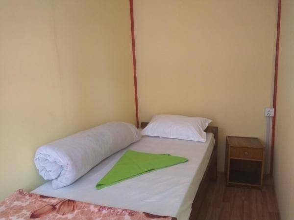 Family Peace House, Kathmandu : photo 1 de la chambre chambre simple avec toilettes et douche communes
