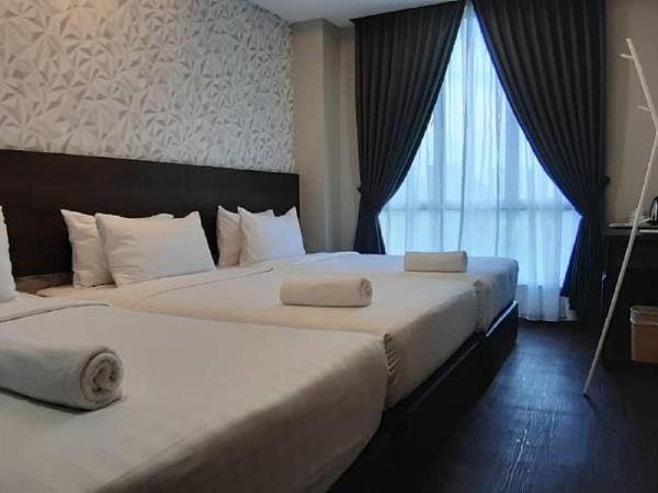 MIICO Hotel @ Mount Austin : photo 9 de la chambre chambre triple avec vue