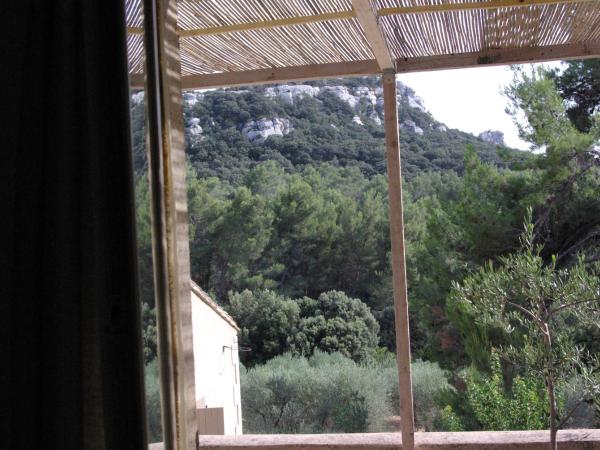 MAS DE LA FADETO : photo 10 de la chambre chambre double avec terrasse - vue sur montagne