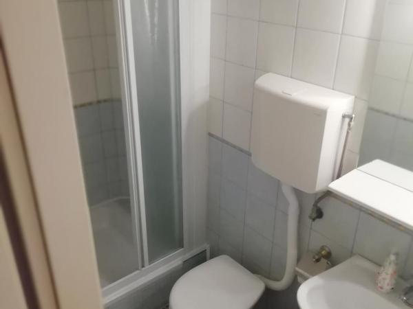 Rooms Tusculum : photo 9 de la chambre chambre double avec salle de bains privative