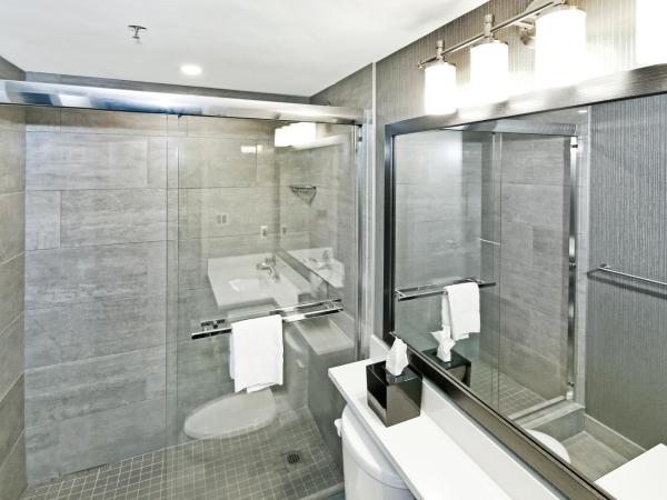 Best Western Plus Siding 29 Lodge : photo 10 de la chambre suite lit king-size avec baignoire spa
