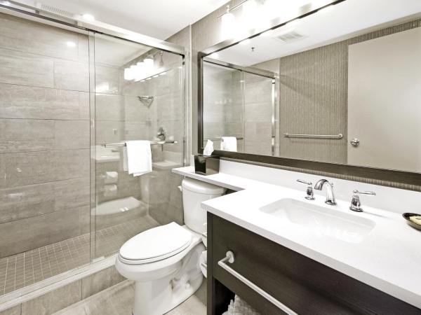 Best Western Plus Siding 29 Lodge : photo 4 de la chambre suite lit king-size avec baignoire spa