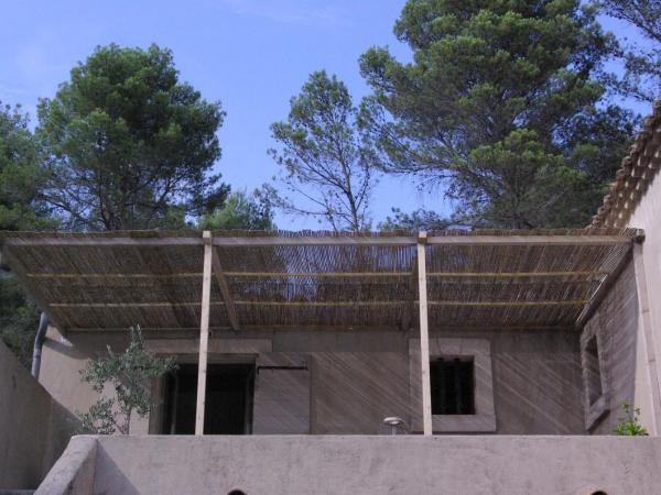 MAS DE LA FADETO : photo 9 de la chambre chambre double avec terrasse - vue sur montagne