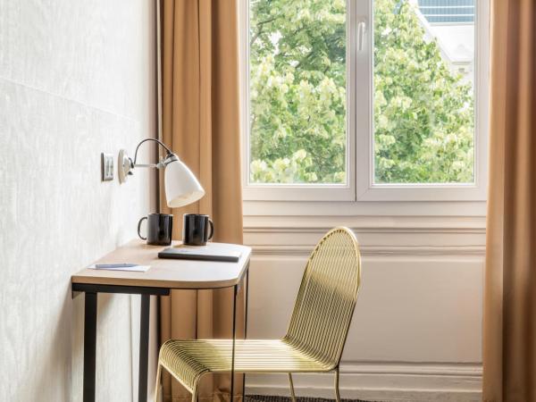 Best Western Hotel Centre Reims : photo 3 de la chambre chambre familiale avec 1 lit double et 1 canapé-lit - non-fumeurs