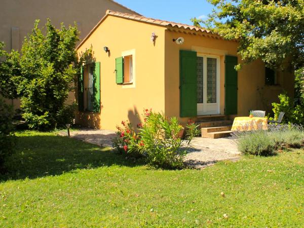 Mas Le Pont des Aubes : photo 1 de la chambre appartement - vue sur jardin