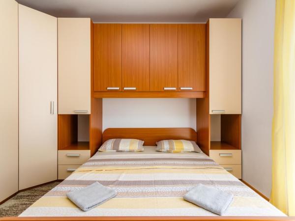 Holiday House Snjezana : photo 1 de la chambre chambre double avec balcon