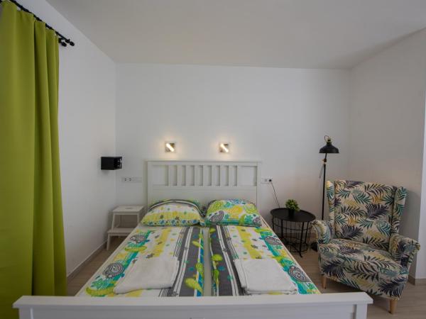 Hullam Rooms Siofok : photo 1 de la chambre chambre double standard