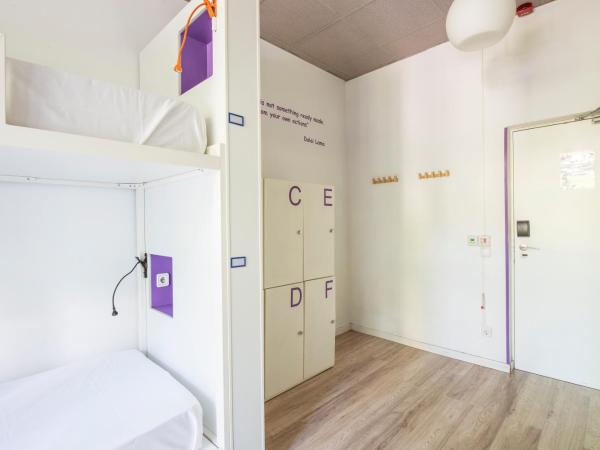 Safestay Madrid Central : photo 10 de la chambre lit dans dortoir mixte de 4 lits avec salle de bains privative