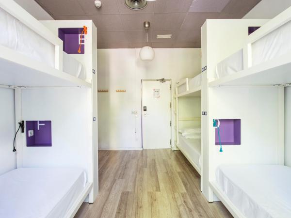 Safestay Madrid Central : photo 2 de la chambre lit dans dortoir mixte de 6 lits avec salle de bains privative