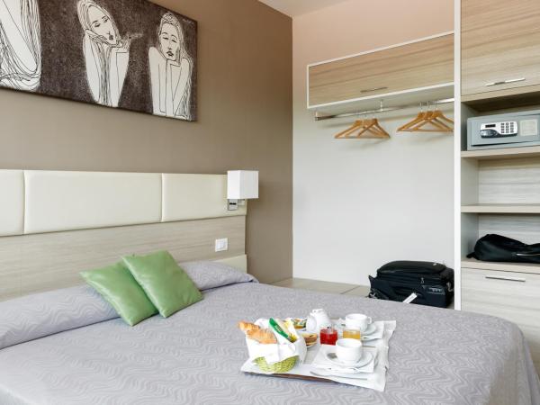 Hotel Cristina : photo 1 de la chambre chambre double ou lits jumeaux