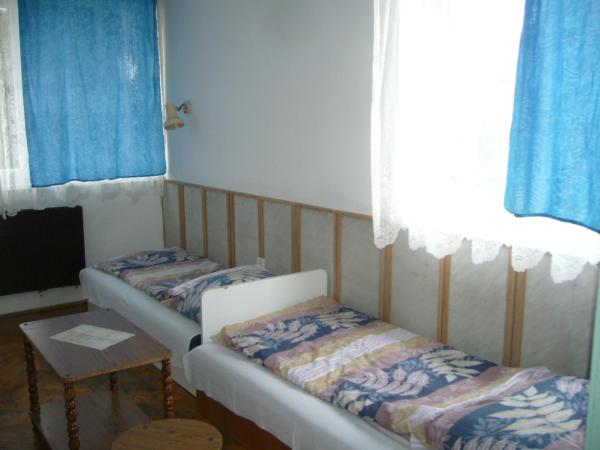 Botax Motel : photo 3 de la chambre chambre lits jumeaux Économique avec salle de bains commune