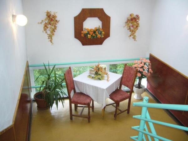 Botax Motel : photo 8 de la chambre chambre lits jumeaux Économique avec salle de bains commune