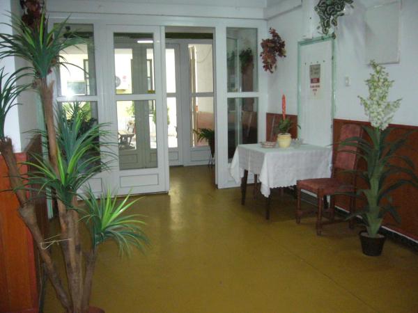 Botax Motel : photo 9 de la chambre chambre lits jumeaux Économique avec salle de bains commune